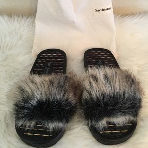 Saythesun Furry Mink Slide, Size 7/8.